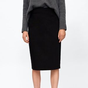 NWOT ZARA Basic pencil skirt, medium